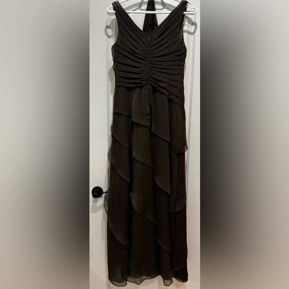 Gorgeous grey/taupe formal gown with matching shawl - Picture 5 of 7